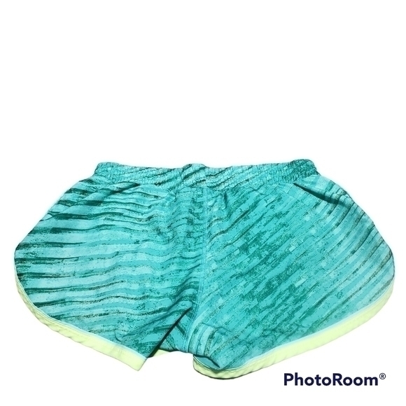 𝅺Under armour‎ shorts - Picture 2 of 4